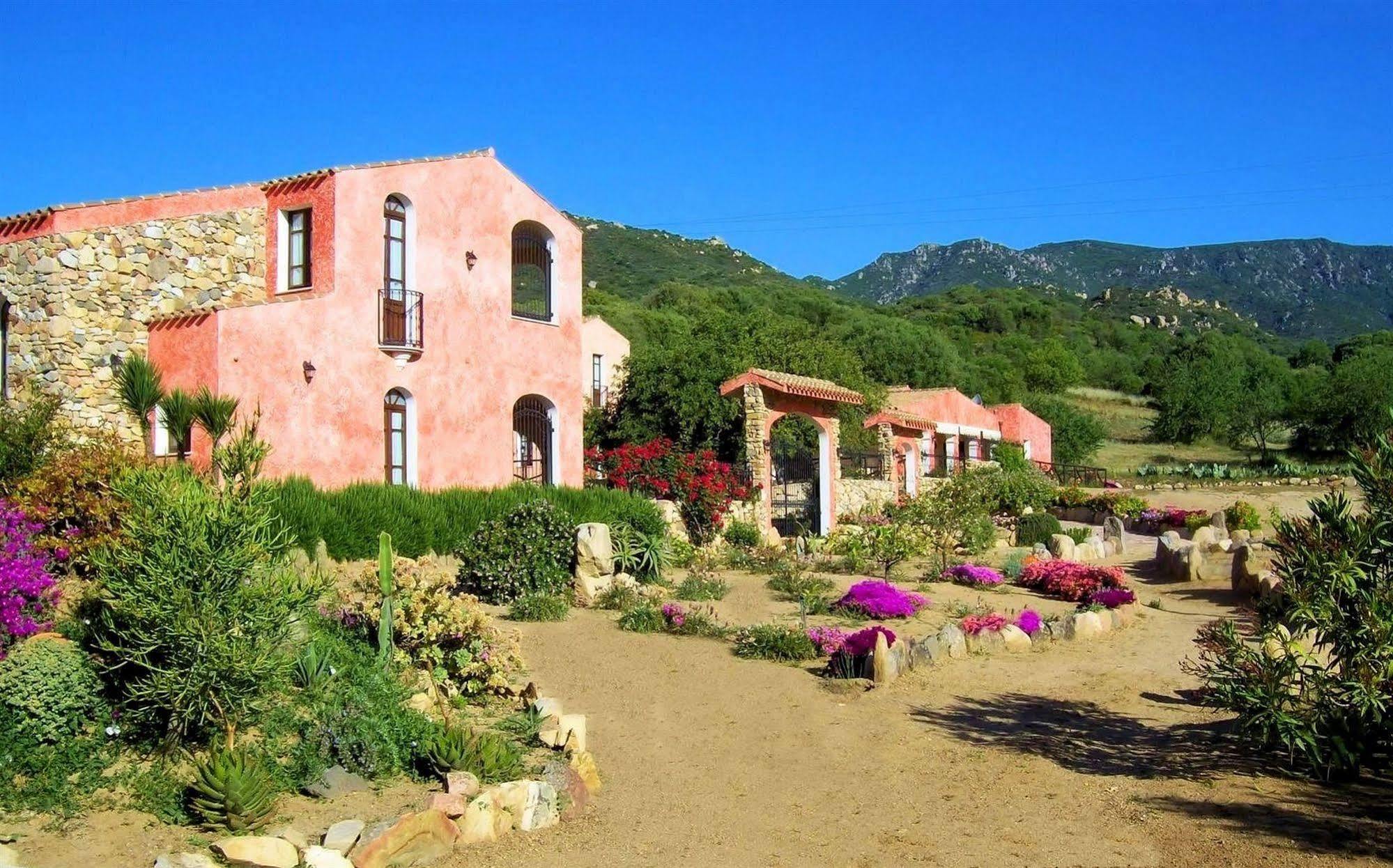 Hotel La Corte Rosada Villasimius Dış mekan fotoğraf
